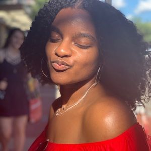 Meet your Posher, Renae